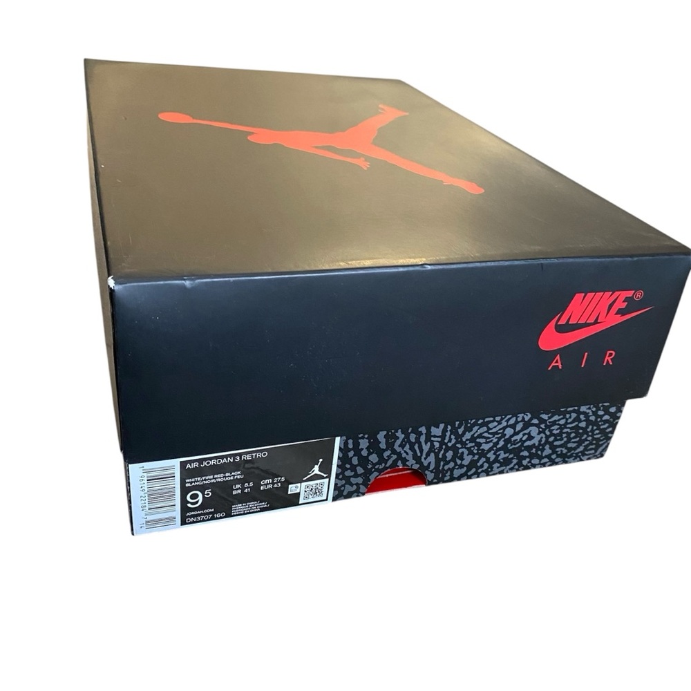 AIR JORDAN 3 FIRE RED (2022) - Picture 2 of 9